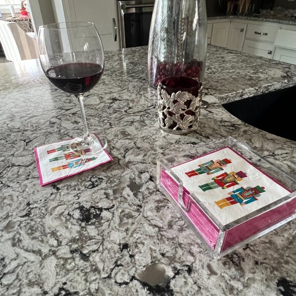 Acrylic Napkin Holder for Cocktail/Beverage Napkins, holds 40+ napkins - Picture 1 of 13